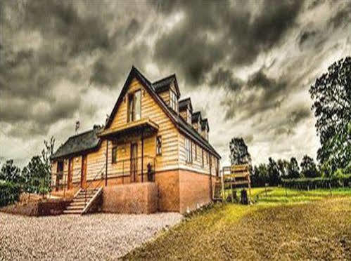 Big Bear Lodge Melverley Bagian luar foto